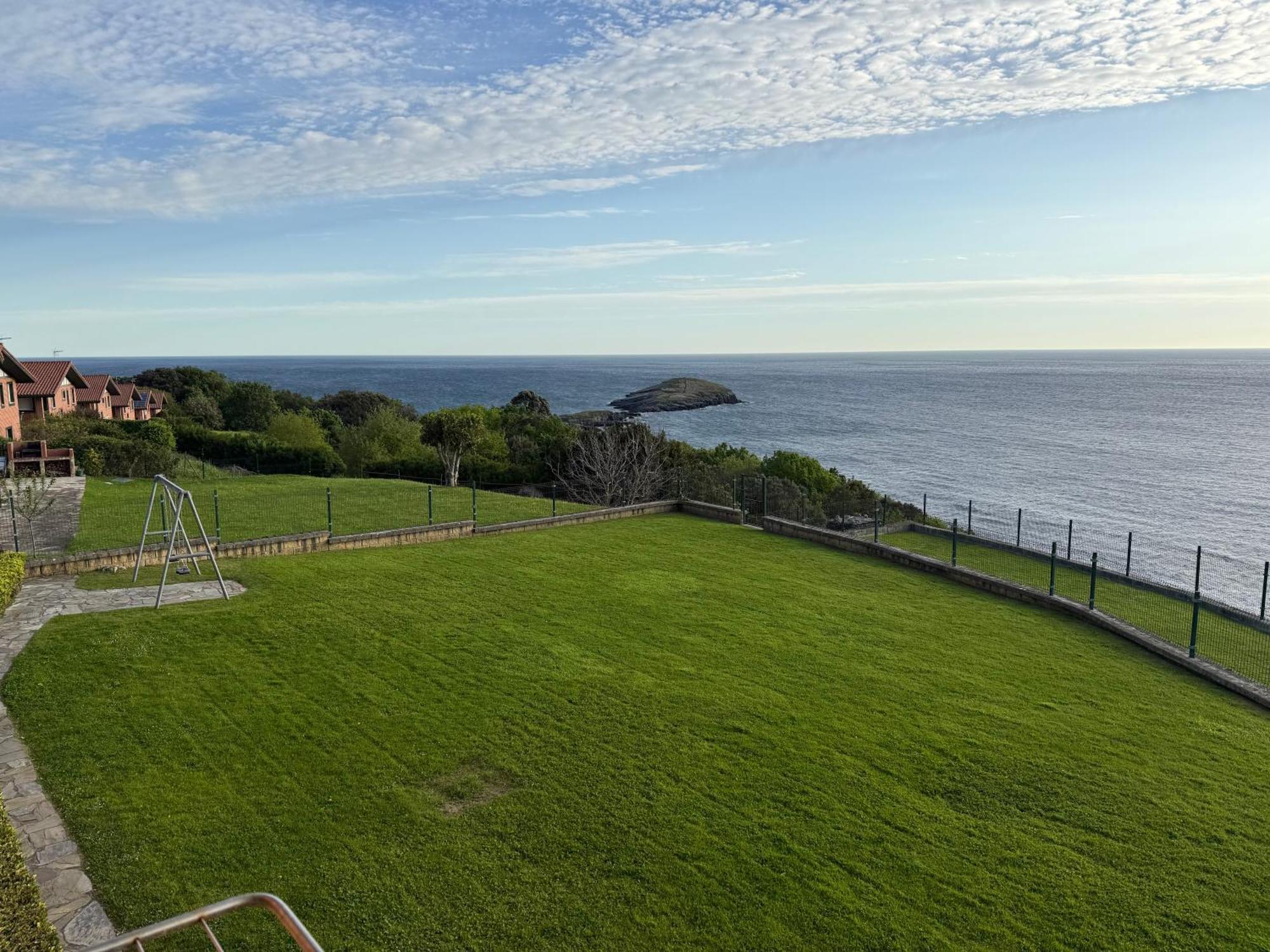 Villa La Ballena De Sonabia Orinon Exterior photo